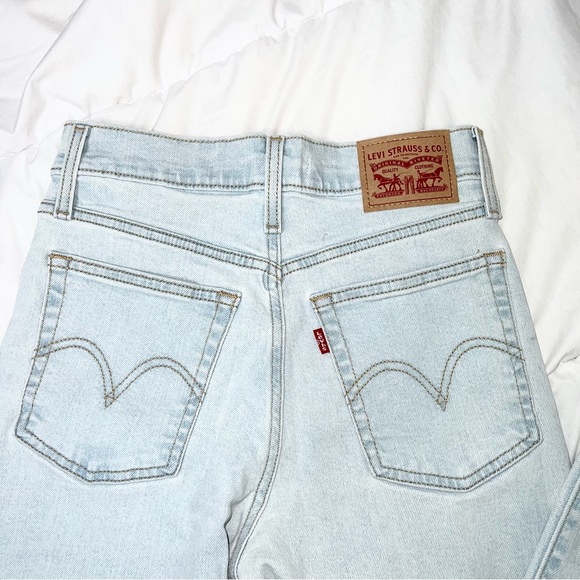 Levi’s Wedgie Jean (NWOT) - Picture 5 of 5